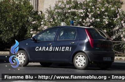 Fiat Punto II serie
Carabinieri
Polizia Militare presso Aeronautica Militare
AM BN 096
Parole chiave: Fiat Punto_IIserie AMBN096 Festa_della_Republica_2014