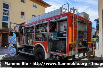 Mercedes-Benz 1219
Vigili del Fuoco
Unione distrettuale di Cles
Corpo Volontario di Terres (TN)
AutoPompa Allestita Ziegler
Ex Corpo Volontario di Cles
VF A70 TN
Parole chiave: Mercedes-Benz 1219 VFA70TN