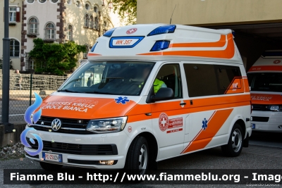 Volkswagen Transporter T6
Croce Bianca Oltradige (BZ)
Weises Kreuz Überetsch
Allestita Ambulanz Mobile - Hornis Spaceline
WK 357 - 808
PC ZS 0ZH
Parole chiave: Volkswagen Transporter_T6 Ambulanza PCZS0ZH