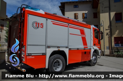 Iveco EuroCargo 150E32 4X4 III serie
Vigili del Fuoco
Unione distrettuale di Cles
Corpo Volontario di Cunevo (TN)
AutoPompa Allestimento Kofler
VF 6D2 TN
Parole chiave: Iveco EuroCargo_150E32_4X4_IIIserie VF6D2TN