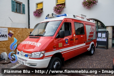 Mercedes-Benz Sprinter 4x4 II serie
Vigili del Fuoco
Unione Distrettuale Bolzano 
Bezirksverband Bozen
Corpo Volontario di San Michele Appiano
Freiwillige Feuerwehr Saint Michael Eppan 
Allestimento Brandschutz
VF 12L BZ
Parole chiave: Mercedes-Benz Sprinter_4x4_IIserie VF12LBZ