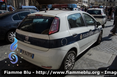 Fiat Punto VI serie
Polizia Roma Capitale
Parole chiave: Fiat Punto_VIserie Festa_della_Republica_2014