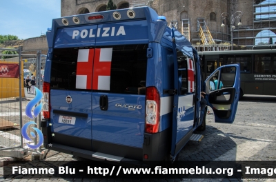 Fiat Ducato X250
Polizia di Stato
Servizio Sanitario
Allestita Boneschi
POLIZIA H8835
Parole chiave: Fiat Ducato_X250 POLIZIAH8835 Ambulanza Festa_della_Repubblica_2015