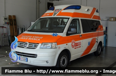 Volkswagen Transporter T5
Croce Bianca Bassa Atesina (BZ)
Weisses Kreuz Unterland
Allestita Ambulanz Mobile - Hornis Silver
WK 308 - 581
PC ZS 0DR
Parole chiave: Volkswagen Transporter_T5 Ambulanza PCZS0DR