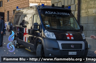 Fiat Ducato X250
Carabinieri
Corazzieri
Servizio Sanitario
Allestita Odone
CC CN 696
Parole chiave: Fiat_Ducato_X250 CCCN696 Festa_della_Republica_2014