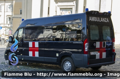 Fiat Ducato X250
Carabinieri
Corazzieri
Servizio Sanitario
Allestita Odone
CC CN 696
Parole chiave: Fiat_Ducato_X250 CCCN696 Festa_della_Republica_2014