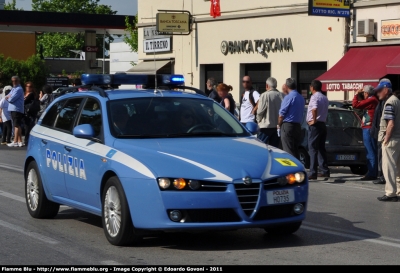 Alfa Romeo 159 Sportwagon
Polizia di Stato
Polizia Stradale
in scorta al Giro d'Italia 2011
con stemma listato a lutto
POLIZIA H0735
Parole chiave: Alfa-Romeo 159_Sportwagon POLIZIAH0735