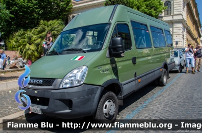 Iveco Daily IV serie
Esercito Italiano
EI CU 850
Parole chiave: Iveco Daily_IVserie EICU850 Festa_della_Repubblica_2014