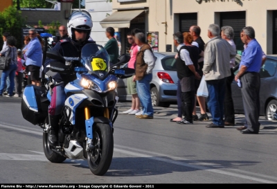 Ducati Multistrada Touring
Polizia di Stato
Polizia Stradale
in scorta al Giro d'Italia 2011
con stemma listato a lutto
POLIZIA D1535
Parole chiave: Ducati Multistrada_Touring POLIZIAD1535