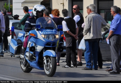 Bmw r850rt II serie
Polizia di Stato
Polizia Stradale
in scorta al Giro d'Italia 2011
con stemma listato a lutto
Parole chiave: Bmw r850rt_IIserie