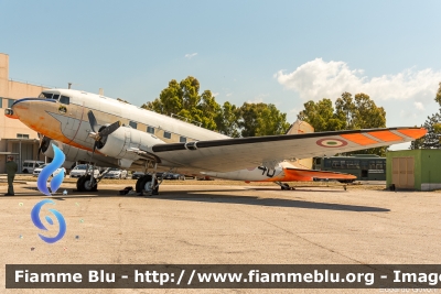 Douglas C-47 "Dakota"
Aeronautica Militare Italiana
Esposto presso l'Aeroporto militare Mario de Bernardi - Pratica di Mare (RM)
14-46
Parole chiave: Douglas C-47