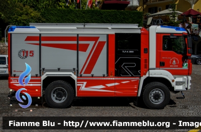 Man TGM 18.340 4x4 II serie
Vigili del Fuoco
Unione distrettuale di Mezzolombardo
Corpo Volontario di Molveno (TN)
Allestimento Brandus Rosenbauer
VF 5D0 TN
Parole chiave: Man TGM_18.340_4x4_IIserie VF5D0TN