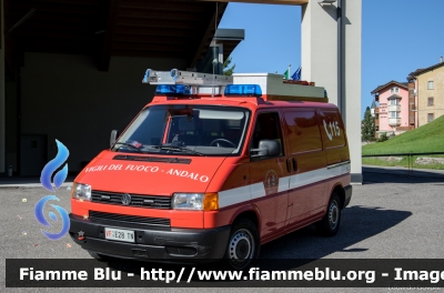 Volkswagen Transporter T4
Vigili del Fuoco
Unione distrettuale di Mezzolombardo
Corpo Volontario di Andalo (TN)
Allestimento Brandshutz
VF E28 TN
Parole chiave: Volkswagen Transporter_T4 VFE28TN