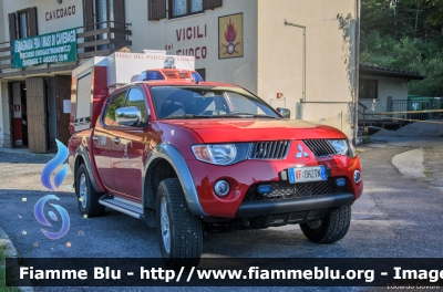 Mitsubishi L200 IV serie
Vigili del Fuoco
Unione distrettuale di Mezzolombardo
Corpo Volontario di Cavedago (TN)
VF 0H2 TN
Parole chiave: Mitsubishi L200_IVserie VF0H2TN