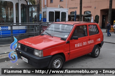 Fiat Panda II serie
Vigili del Fuoco
Comando Provinciale di Genova
VF 21623
Parole chiave: Fiat Panda_IIserie VF21623