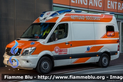 Mercedes-Benz Sprinter III serie restyle
Croce Bianca Bolzano
Weisses Kreuz Bozen
Allestita Ambulanz Mobile - Otaris Light
WK 415 - 767
PC ZS 0NL
Parole chiave: Mercedes-Benz Sprinter_IIIserie_restyle PCZS0NL