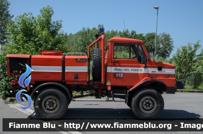 Bremach Fauno 4x4
Vigili del Fuoco
Comando Provinciale di Pistoia
Distaccamento di Montecatini Terme
Allestimento Rampini RBT 850
VF 17633
Parole chiave: Bremach Fauno_4x4 VF17633