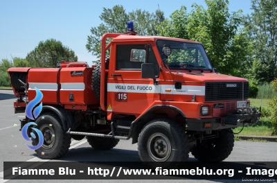 Bremach Fauno 4x4
Vigili del Fuoco
Comando Provinciale di Pistoia
Distaccamento di Montecatini Terme
Allestimento Rampini RBT 850
VF 17633
Parole chiave: Bremach Fauno_4x4 VF17633