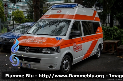 Volkswagen Transporter T5 Restyle
Croce Bianca Merano (BZ)
Weisses Kreuz Meran
Allestita Ambulanz Mobile - Hornis Alpin
WK 216 - 740
PC ZS 0M5
Parole chiave: Volkswagen Transporter_T5_Restyle Ambulanza PCZS0M5