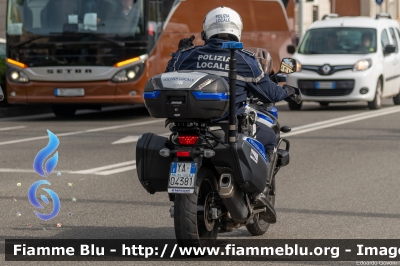 Suzuki VStorm 650
Polizia Municipale La Spezia
Allestita Bertazzoni
Codice Mezzo: M03 e M04
POLIZIA LOCALE YA 04381
POLIZIA LOCALE YA 04380
Parole chiave: Suzuki VStorm_650 POLIZIALOCALEYA04381 POLIZIALOCALEYA04380