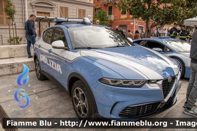 Alfa Romeo Tonale
Polizia di Stato
Squadra Volante
Allestimento FCA
POLIZIA M8086
Parole chiave: Alfa-Romeo Tonale POLIZIAM8086