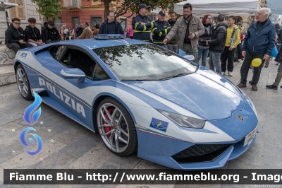 Lamborghini Huracàn LP 610-4
Polizia di Stato
Polizia Stradale
Allestimento Lamborghini
POLIZIA H8862
Parole chiave: Lamborghini Huracàn_LP_610-4 POLIZIAH8862