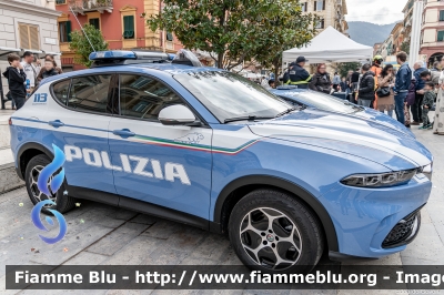 Alfa Romeo Tonale
Polizia di Stato
Squadra Volante
Allestimento FCA
POLIZIA M8086
Parole chiave: Alfa-Romeo Tonale POLIZIAM8086