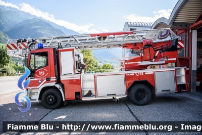 Iveco EuroFire 130E24 I serie
Vigili del Fuoco
Unione Distrettuale Merano (BZ)
Bezirksverband Meran
Veicolo ospitato dal corpo di Naturno - Naturns
Allestita Iveco Magirus
VF 0ZK BZ
Parole chiave: Iveco EuroFire_130E24_Iserie VF0ZKBZ