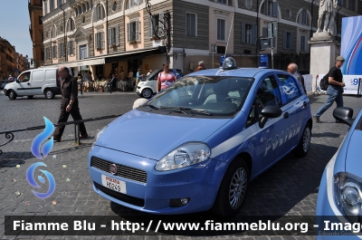 Fiat Grande Punto
Polizia di Stato
POLIZIA H0249
Parole chiave: Fiat Grande_Punto POLIZIAH0249 Festa_della_Polizia_2011