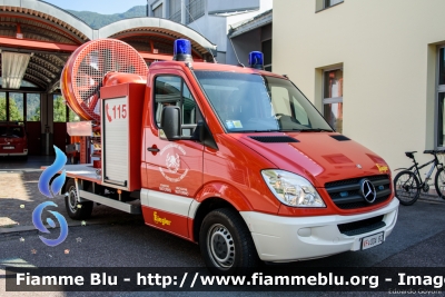 Mercedes-Benz Sprinter III serie
Vigili del Fuoco
Unione Distrettuale Merano (BZ)
Bezirksverband Meran
Veicolo ospitato dal corpo di Naturno - Naturns
Allestito Ziegel
VF 0DA BZ
Parole chiave: Mercedes-Benz Sprinter_IIIserie VF0DABZ