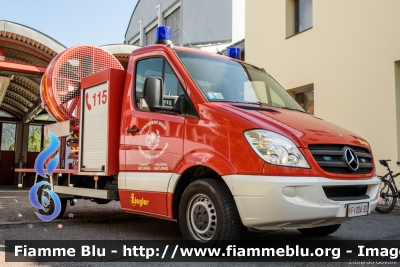 Mercedes-Benz Sprinter III serie
Vigili del Fuoco
Unione Distrettuale Merano (BZ)
Bezirksverband Meran
Veicolo ospitato dal corpo di Naturno - Naturns
Allestito Ziegel
VF 0DA BZ
Parole chiave: Mercedes-Benz Sprinter_IIIserie VF0DABZ