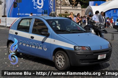 Fiat Punto II serie
Polizia di Stato
POLIZIA E9555
Parole chiave: Fiat Punto_IIserie POLIZIAE9555 Festa_della_Polizia_2011