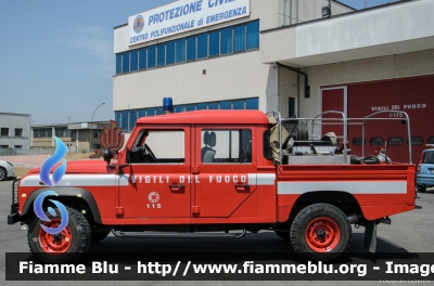 Land-Rover Defender 130
Vigili del Fuoco
Comando Provinciale di Brescia
Distaccamento Volontario di Palazzolo sull’Oglio (BS)
VF 25253
Parole chiave: Land-Rover Defender_130 VF25253