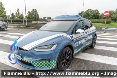 Tesla Model X
Polizia di Stato
Polizia Stradale in servizio sulla rete CAV
Allestimento All.V.In.
POLIZIA M9359
Parole chiave: Tesla Model_X POLIZIAM9359