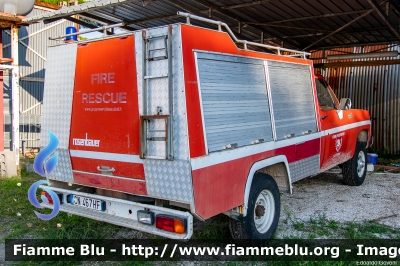 Chevrolet Custom Deluxe 30
G.S.A. in servizio presso l'aeroporto di Massa-Cinquale
ex Vigili del Fuoco
Unione Distrettuale Alta Pusteria
Corpo Volontario di Lazfons (BZ)
Bezirksverband Oberpustertal
Freiwillige Fuerwehr Latzfons 
Allestimento Rosenbauer
Parole chiave: Chevrolet Custom_Deluxe_30