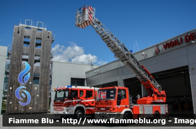 Iveco EuroFire 120E23 I serie
Vigili del Fuoco
Unione distrettuale della Valsugana e Tesino 
Veicolo ospitato dal Corpo Vigili del Fuoco di Borgo Valsugana (TN)
Autoscala allestimento Iveco-Magirus
VF A36 TN
Parole chiave: Iveco EuroFire_120E23_Iserie VFA36TN