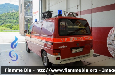 Volkswagen Transporter T4
Vigili del Fuoco
Unione distrettuale della Valsugana e Tesino
Corpo Volontario di Borgo Valsugana (TN)
Polisoccorso allestimento Rosenbauer
VF D14 TN
Parole chiave: Volkswagen Transporter_T4 VFD14TN