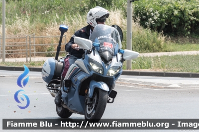 Yamaha FJR 1300 II serie
Polizia di Stato
Polizia Stradale
Allestimento Elevox
In scorta alla Mille Miglia 2022
Parole chiave: Yamaha FJR_1300_IIserie