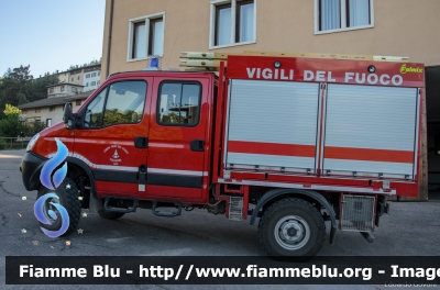 Iveco Daily 4x4 IV serie
Vigili del Fuoco
Distretto di Cles
Corpo Volontario di Vervò (TN)
allestito Fulmix
VF 1K9 TN
Parole chiave: Iveco Daily_4x4_IVserie VF1K9TN