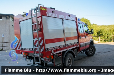 Iveco Daily 4x4 IV serie
Vigili del Fuoco
Distretto di Cles
Corpo Volontario di Vervò (TN)
allestito Fulmix
VF 1K9 TN
Parole chiave: Iveco Daily_4x4_IVserie VF1K9TN