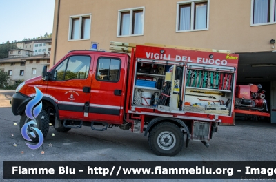 Iveco Daily 4x4 IV serie
Vigili del Fuoco
Distretto di Cles
Corpo Volontario di Vervò (TN)
allestito Fulmix
VF 1K9 TN
Parole chiave: Iveco Daily_4x4_IVserie VF1K9TN