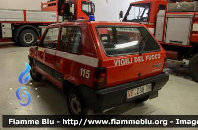 Fiat Panda 4x4 II serie
Vigili del Fuoco
Distretto della Vallagarina
Corpo Volontario di Isera (TN)
Allestimento 4x4 Steyr-Puch
VF Z38 TN
Parole chiave: Fiat Panda_4x4_IIserie VFZ38TN