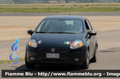 Fiat Grande Punto
Aereonautica Militare Italiana
4° Stormo
AM CL 225
Parole chiave: Fiat Grande_Punto AMCL225