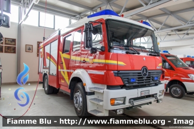 Mercedes-Benz Atego III serie
Vigili del Fuoco
Unione Distrettuale Alta Val Venosta
Bezirksverband Obervinschgau
Corpo Volontario di Malles (BZ)
Freiwillige Feuerwehr Mals
Allestito Ziegler
VF FW 22C
Parole chiave: Mercedes-Benz Atego_IIIserie VFFW22C