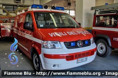 Volkswagen Transporter T5
Vigili del Fuoco
Distretto della Vallagarina
Corpo Volontario di Avio (TN)
allestito Kofler-Fahrzeugbau
VF 4A1 TN
Parole chiave: Volkswagen Transporter_T5 VF4A1TN