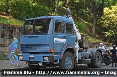 Iveco 190-35
Polizia di Stato
C.N.E.S.
POLIZIA 61781
Parole chiave: Iveco 190-35 POLIZIA61781 Festa_della_Polizia_2011