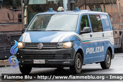 Volkswagen Transporter T6
Polizia di Stato
Unità Cinofile
Allestimento BAI
POLIZIA M4440
Parole chiave: Volkswagen Transporter_T6 POLIZIAM4440 Festa_della_Repubblica_2024