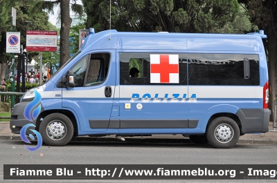 Fiat Ducato X250
Polizia di Stato
Servizio Sanitario
Allestita Fast
POLIZIA H0881
Parole chiave: Fiat Ducato_X250 Ambulanza Festa_della_Polizia_2011