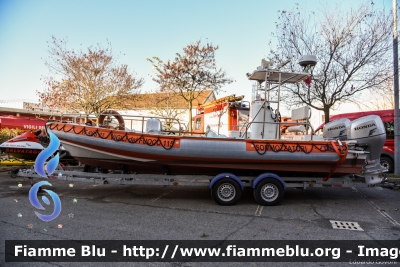 Gommone VF RBS 03
Vigili del Fuoco
Comando Provinciale di Bologna
Nucleo Sommozzatori
VF R 03879
Parole chiave: VFR03879