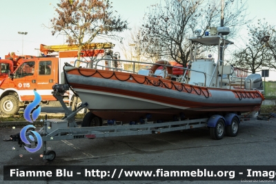 Gommone VF RBS 03
Vigili del Fuoco
Comando Provinciale di Bologna
Nucleo Sommozzatori
VF R 03879
Parole chiave: VFR03879